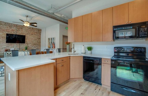 Downtown Nashville Apartment | Majestic Lofts 201 - 2.5 Blocks From Broadway! In the Heart of Downtown!