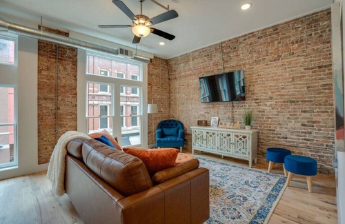 Downtown Nashville Apartment | Majestic Lofts 201 - 2.5 Blocks From Broadway! In the Heart of Downtown!