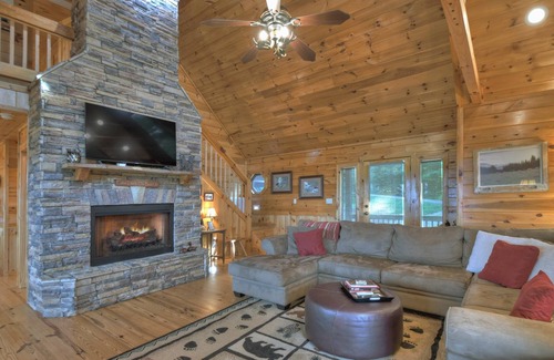 Raccoon Ridge Cabin | Majestic long range mountain views! Pet friendly! Bed & bath each level for privacy, gathering porch outdoor fireplace in Aska Adventure Area