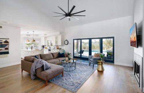 Paradise Hills House | Majestic Mountain Mansion-Pool -Spa & Guest House