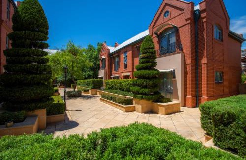 North Adelaide Apartment | Majestic Old Lion Apartments