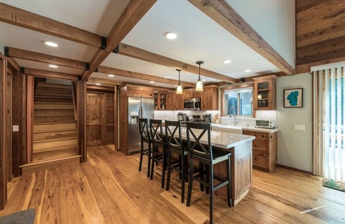 Lake Forest House | Majestic Pines Tahoe City