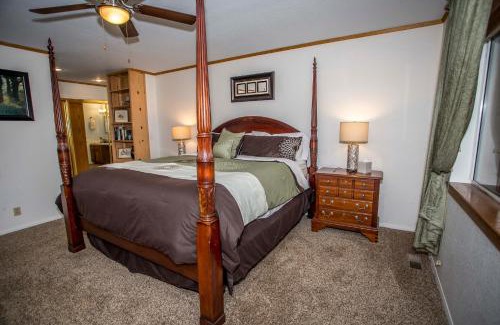 Summit Estates House | Majestic Pines