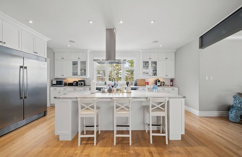 Hammonds Plains House | Majestic Retreat on Schmidt Lake