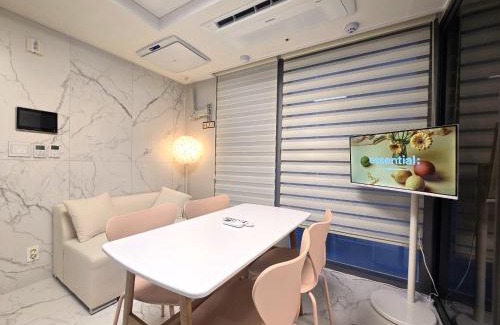 Pil-dong Apartment | Majestic Seoul Stay Namsan