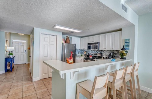 Long Beach House | Majestic Tower Building 1 Unit 1403