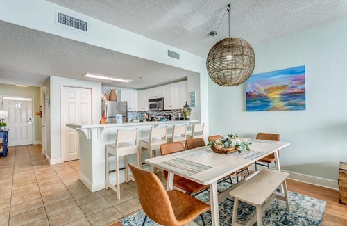 Long Beach House | Majestic Tower Building 1 Unit 1403