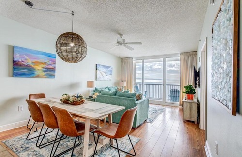 Long Beach House | Majestic Tower Building 1 Unit 1403