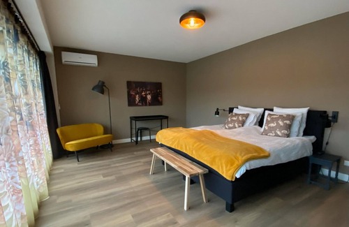 Zeewolde Villa | Majestic villa in Zeewolde with garden