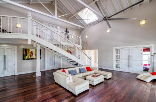 Jan Thiel Villa | Majestic Villa With Great Views Of Spanish Water
