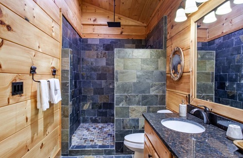 Black Bear Falls Cabin | Majesty Lodge - Mtn View, Hot Tub, & Game Room!