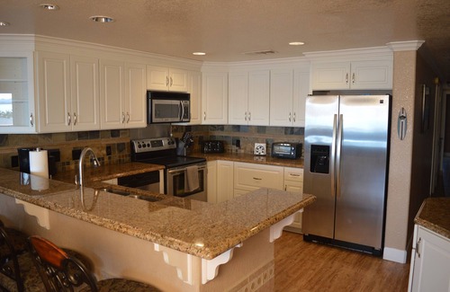 Havasu Lake House | Major's Toy Box - Amazing Home Havasu Landing
