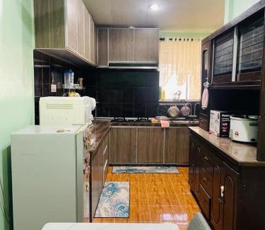 Kampung Teluk Wang Besar House | Mak kuntum homestay