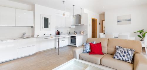 Castelldefels Apartment | Maka beach apartment v
