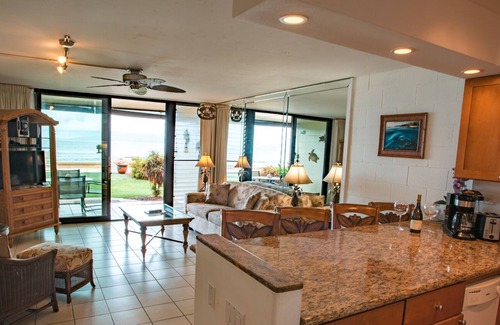 Honokowai Condo | Makani Sands #108 1pm beachfront condo in West Maui