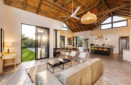 Pilanesberg National Park House | Makanyane Lodge