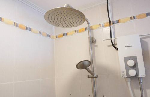 Guadalupe Nuevo House | Makati Altean Apartment (Leonora Room)