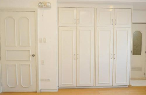 Guadalupe Nuevo House | Makati Altean Apartment (Leonora Room)