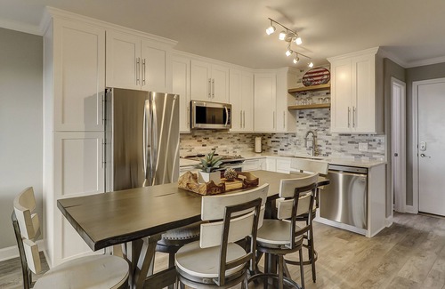 Hilton Head Island Villa | Make Coligny Beach Your Happy Place!