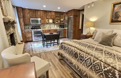 Taos Ski Valley Condo | Make it Easy in a Well Stocked Lift-View Condo