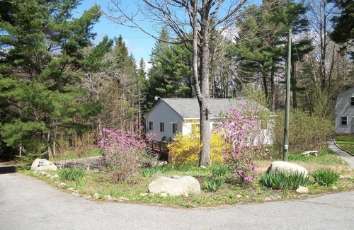 Town Hill House | Make your 2023 reservations now. Pet friendly.