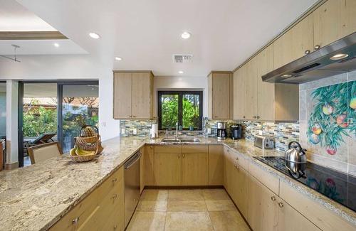 Wailea Condo | Makena Surf C-107: Premier Luxury Condo Largest 2-Bed Oceanviews Local Art