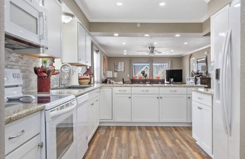 Branson Condo | Makin' Memories | Community Pool