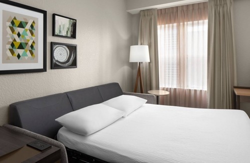 Oldsmar Hotel | Making The Best Memories Along The Way! Outdoor Heated Pool, Pets Are Welcome!