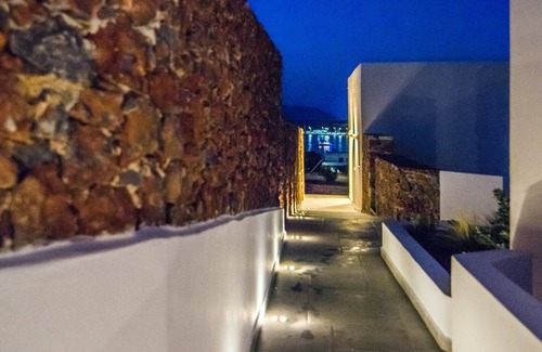 Diakofti Apartment | MakriKythera's Private Pool Suites - Luxury Oasis