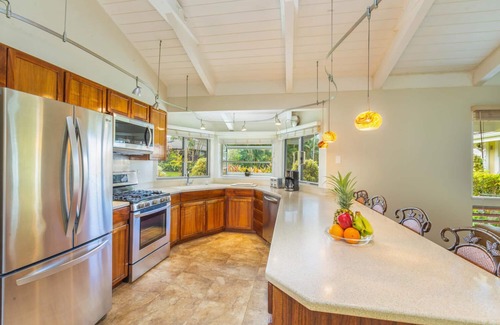 Princeville House | Mala Hale: Elegant Gardenview Home w/Spa, AC, & Serene Lanai w/BBQ - Mala Hale