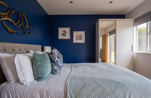 South Cerney House | Malachite