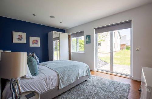 South Cerney House | Malachite