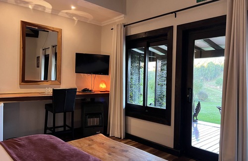 Kwa Sani House | Malachite Manor