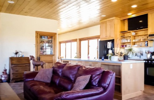 Red Wing Apartment | Malachite River Ranch