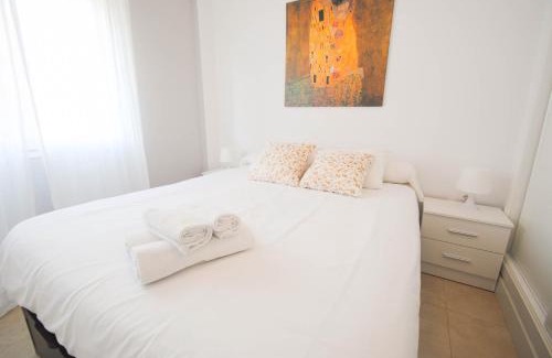 Plaza de Toros Vieja Apartment | Malaga Center Flat Holidays Salitre