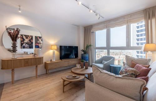 Palma-Palmilla Apartment | Malaga Skyline 6 Pool & Parking Free