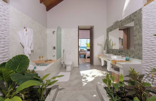 Kuda Bandos Hotel | Malahini Kuda Bandos Resort