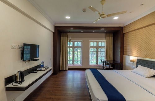 Chetpet Hotel | Malayalee Club