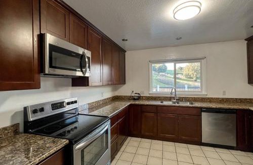 Chabot Park Apartment | Malcolm Commons