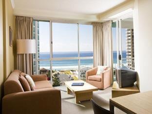 Main Beach Apartment | Maldives Resort Main Beach, Gold Coast