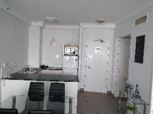 Main Beach Apartment | Maldives Resort Main Beach, Gold Coast
