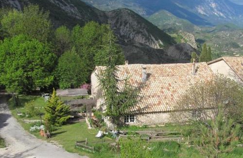 Barret-de-Lioure Bed & Breakfast | Malia - Chambres d'hôtes & Gîte