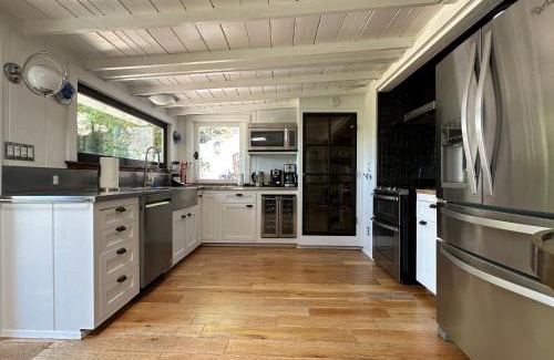 Agoura Hills House | Malibou Lake Oasis