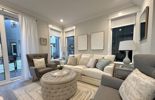 Wilmington Historic District Boat Rental | Malibu at The Cove - Riverwalk Villas in Downtown Wilmington