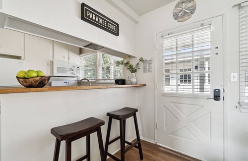 Eastern Malibu Condo | Malibu, Carbon Beach - Suite Nine