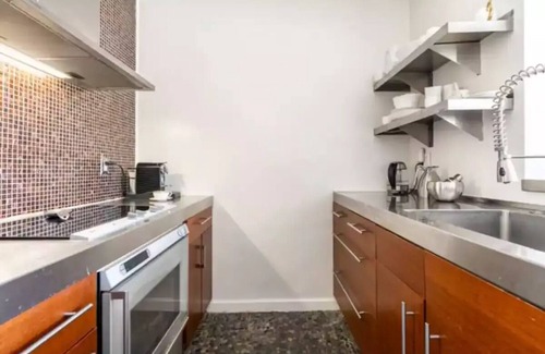 Eastern Malibu Condo | Malibu Country Mart Escapenn