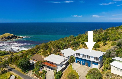Crescent Head House | Malibu Crescent Head