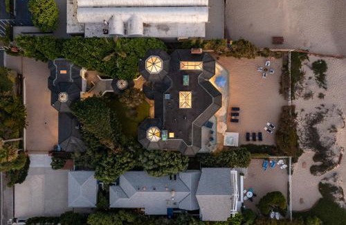 Western Malibu Resort | Malibu Dunes by Fieldtrip Expansive Hamptons-Style Estate w Private Beach Backyard