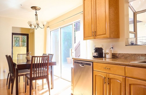 Malibu Apartment | Malibu Nature Retreat - Stylish 2BR Minutes from the Beach