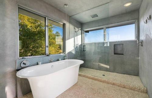 Malibu Villa | Malibu Secluded Escape Ocean View Zen House